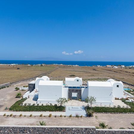 Oia Kissiri - Private Pool Villas Bagian luar foto