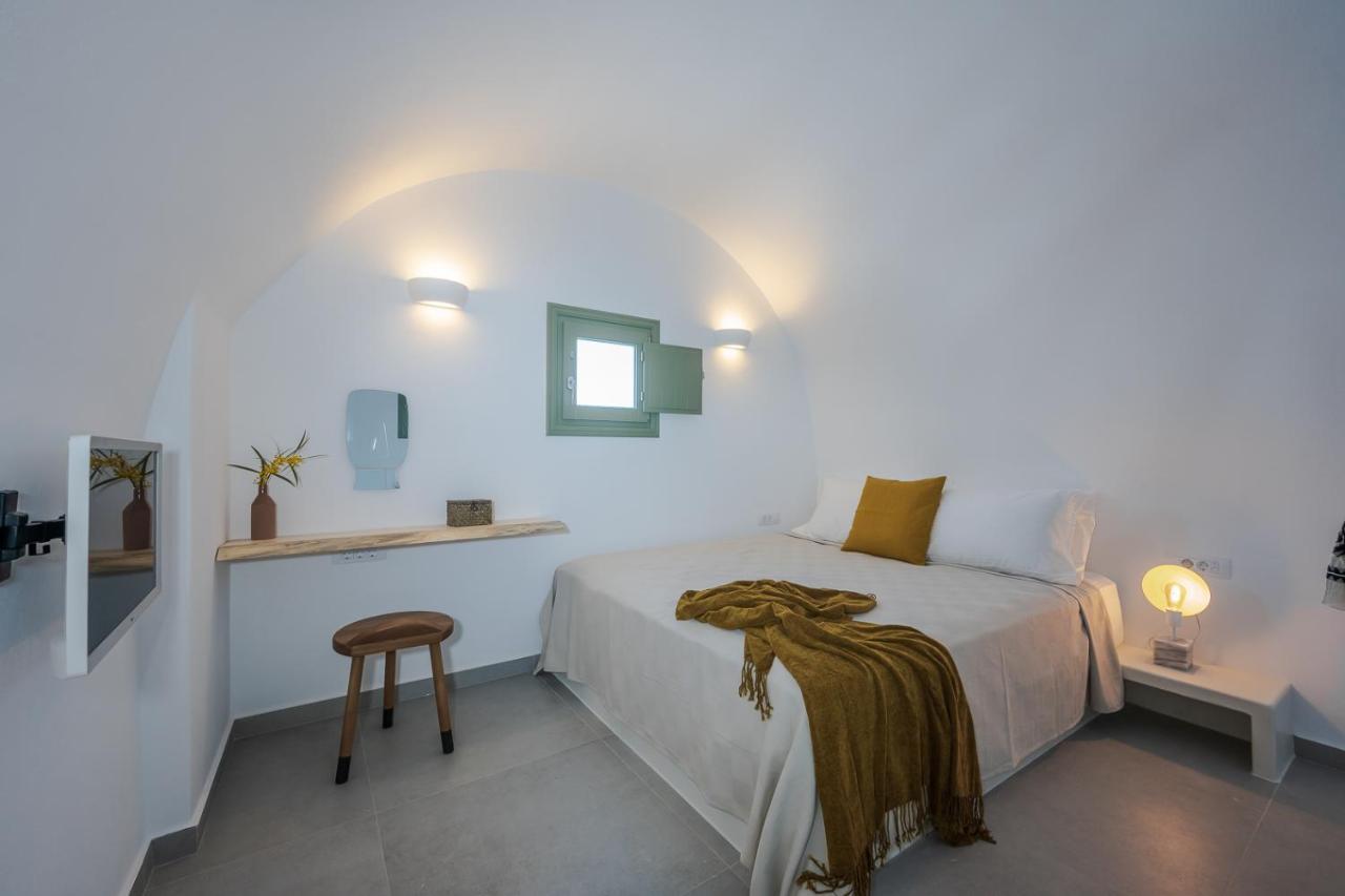 Oia Kissiri - Private Pool Villas Bagian luar foto