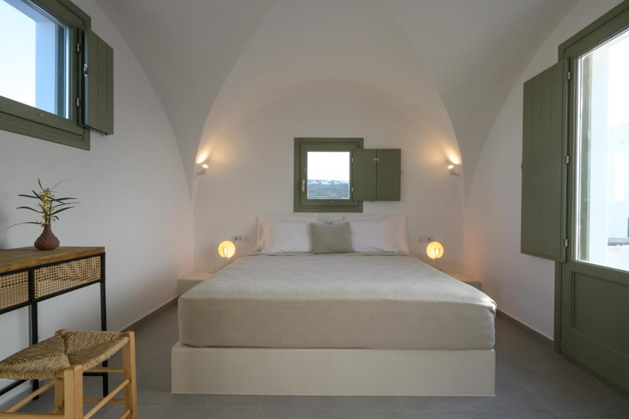 Oia Kissiri - Private Pool Villas Bagian luar foto