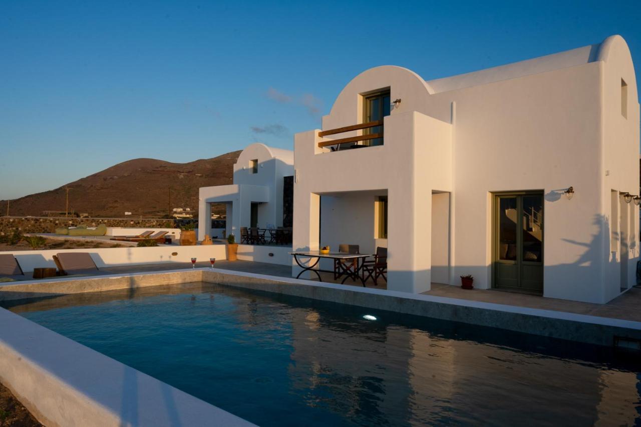 Oia Kissiri - Private Pool Villas Bagian luar foto