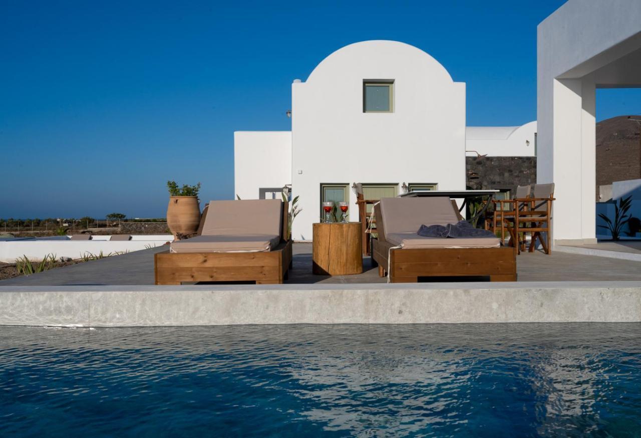 Oia Kissiri - Private Pool Villas Bagian luar foto