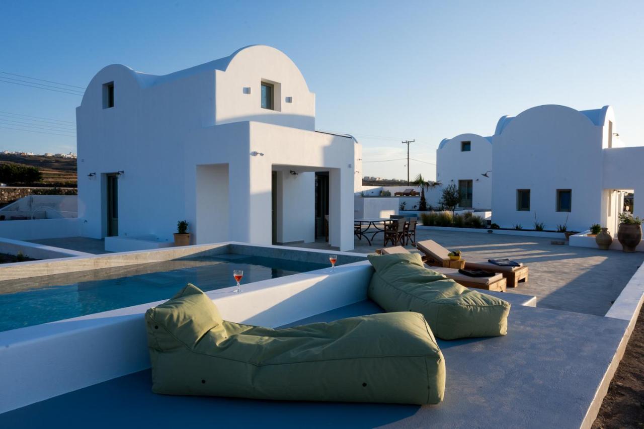 Oia Kissiri - Private Pool Villas Bagian luar foto