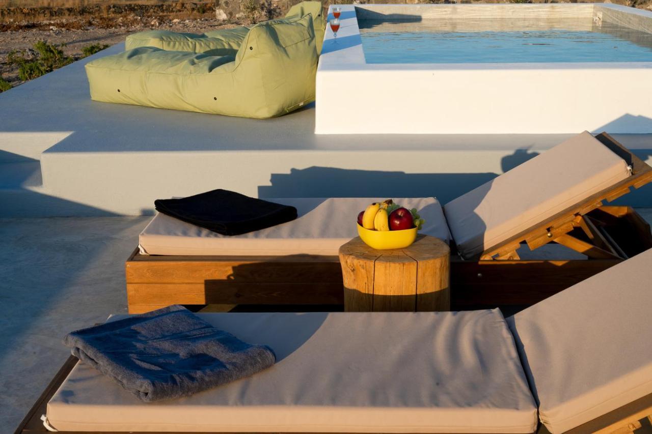 Oia Kissiri - Private Pool Villas Bagian luar foto